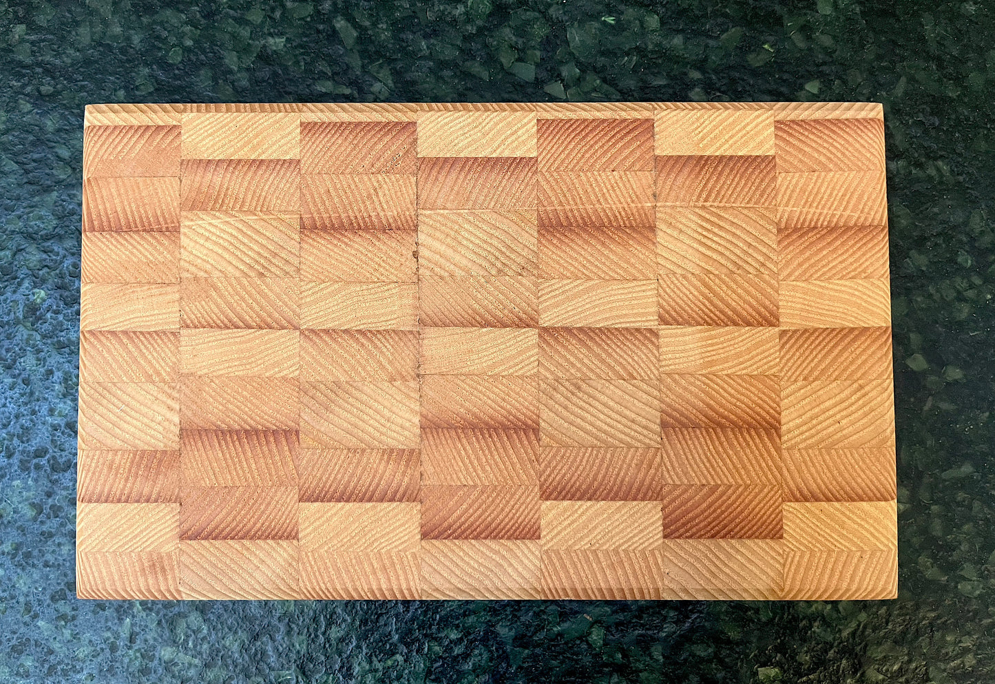Planche à découper en bois de bout (8 variantes disponibles)