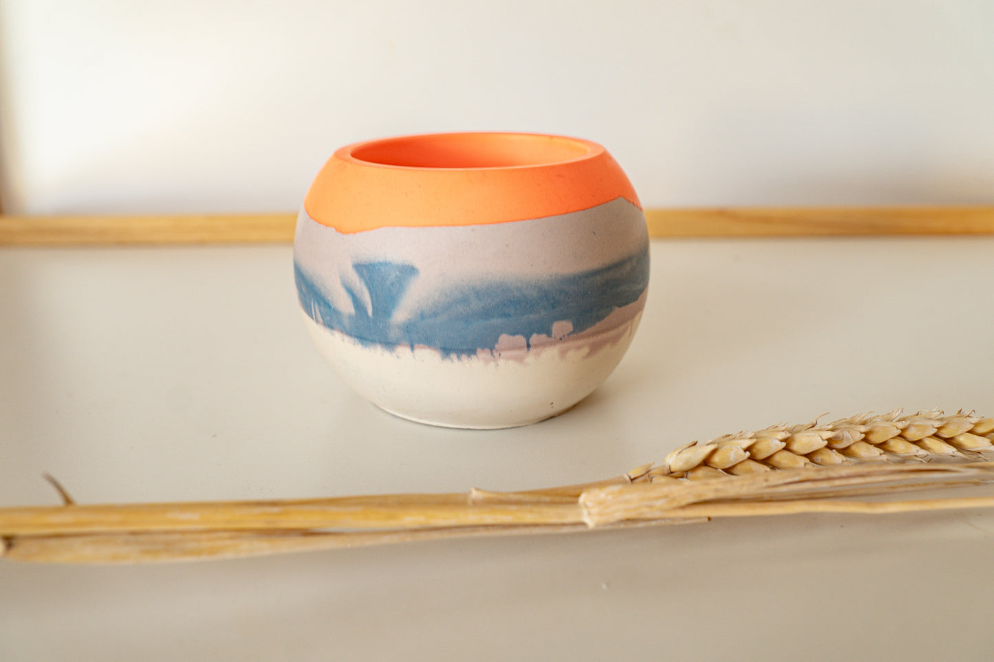 Petit pot de fleurs rond - jesmonite