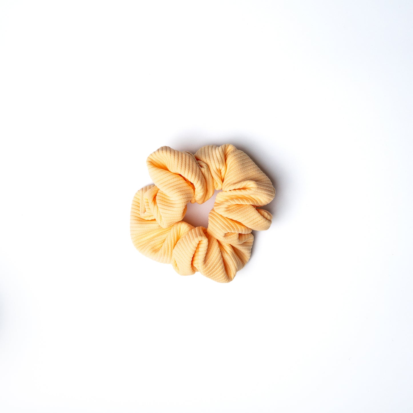 Chouchou Scrunchie – Accessoire cheveux uni ou à motifs