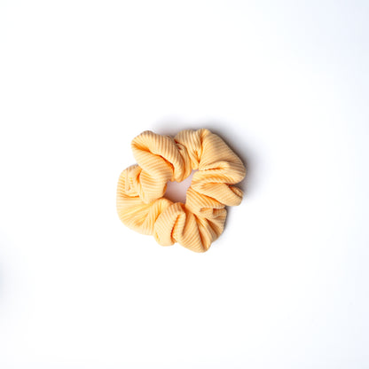 Chouchou Scrunchie – Accessoire cheveux uni ou à motifs