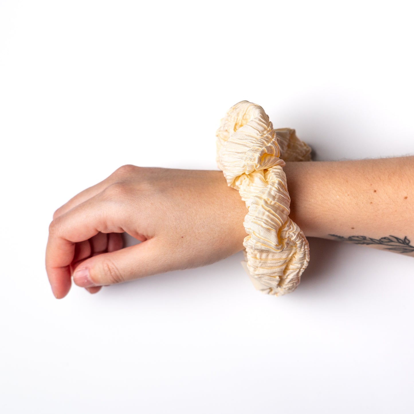 Chouchou Scrunchie – Accessoire cheveux uni ou à motifs