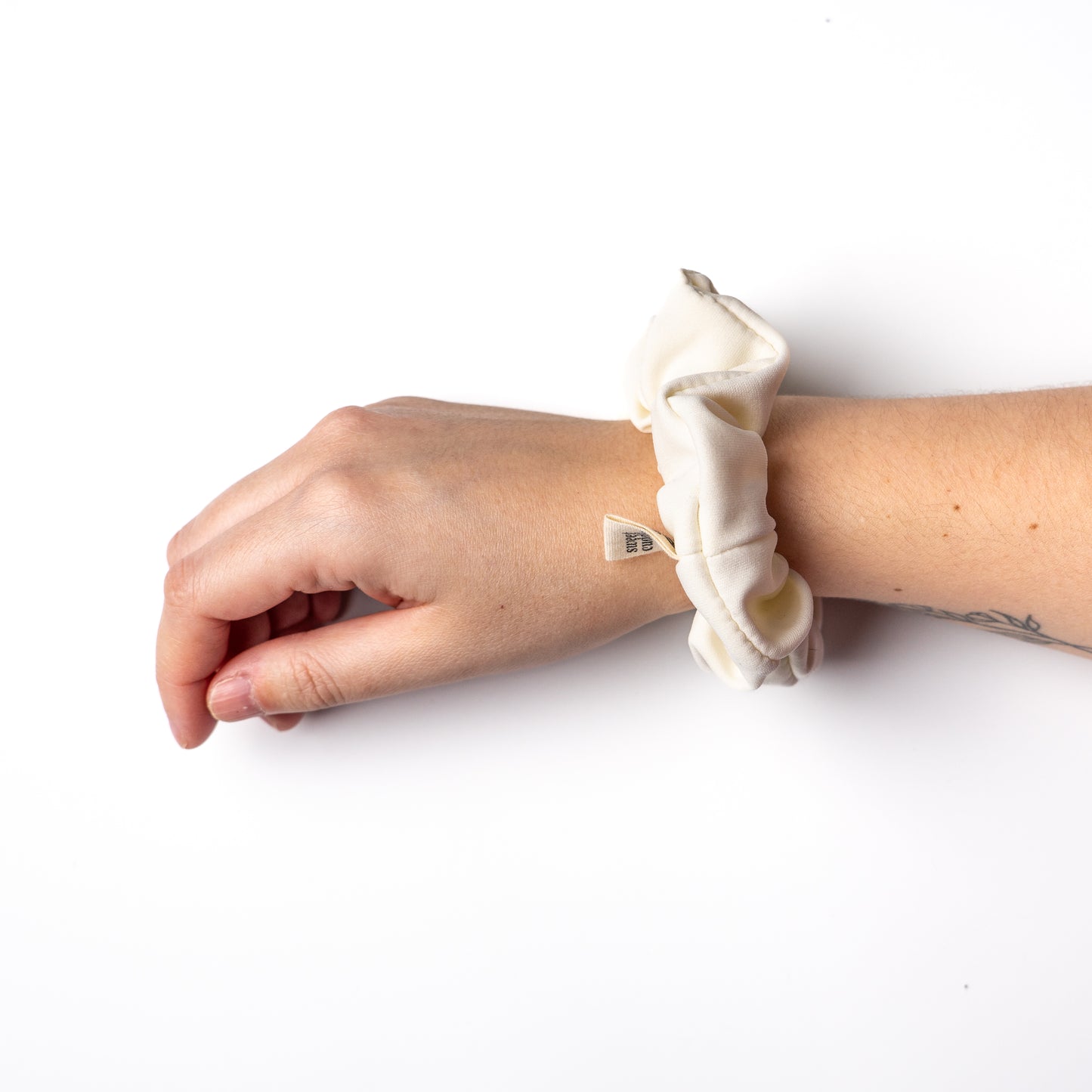 Chouchou Scrunchie – Accessoire cheveux uni ou à motifs