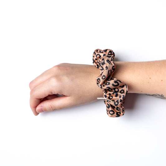Chouchou Scrunchie – Accessoire cheveux uni ou à motifs