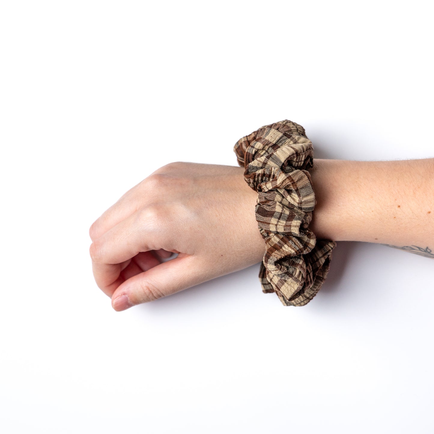 Chouchou Scrunchie – Accessoire cheveux uni ou à motifs