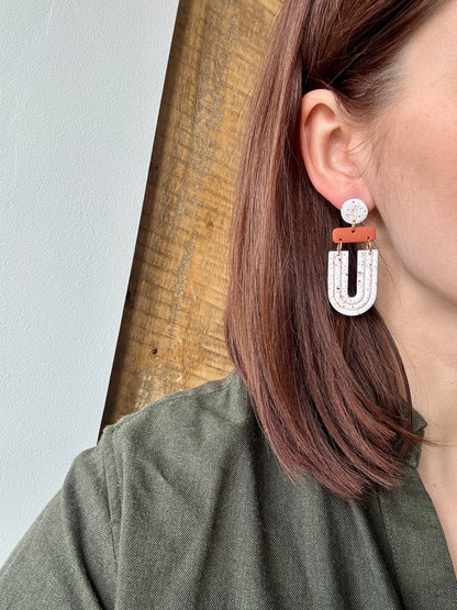 Boucles d'oreilles Terracotta & Blanches - 3 formes disponibles