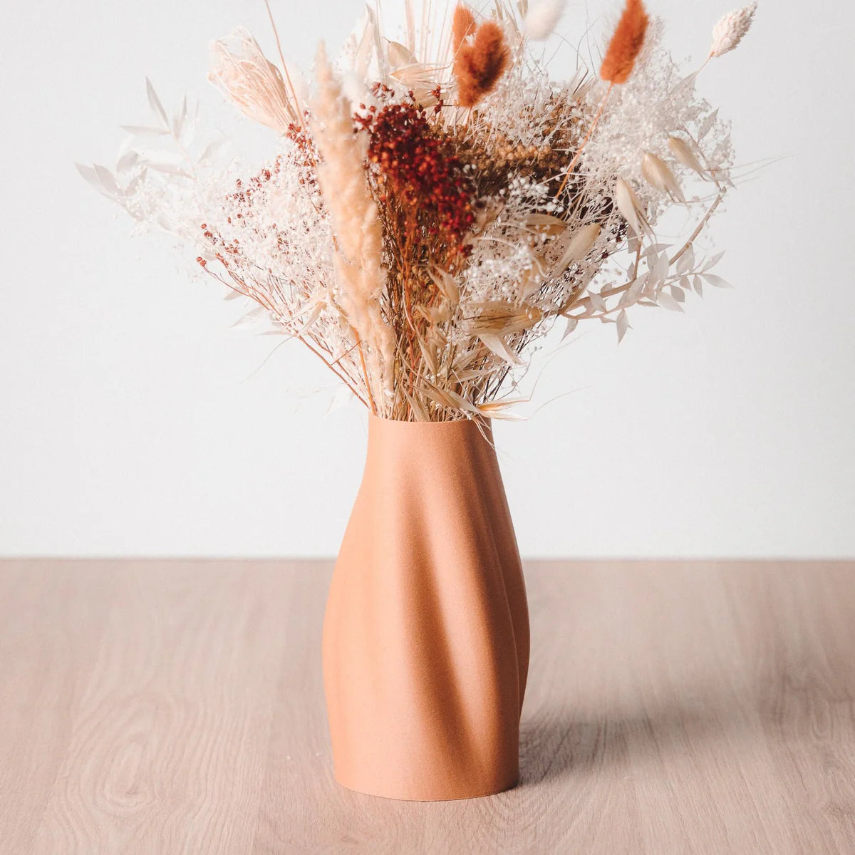 Vase "Twist" en bois recyclé pour fleurs séchées